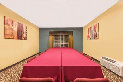 Days Inn by Wyndham Rockdale Texas - image 9