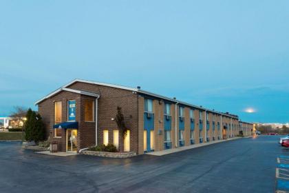 Days Inn by Wyndham Rockford - image 1