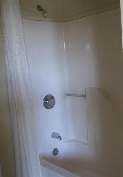 Budgetel Inn & Suites - image 11