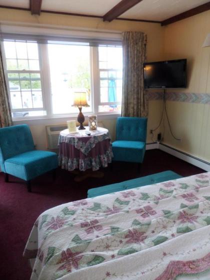 Claddagh Motel & Suites - image 11