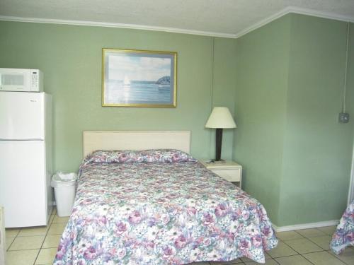 Bayfront Cottages - image 2