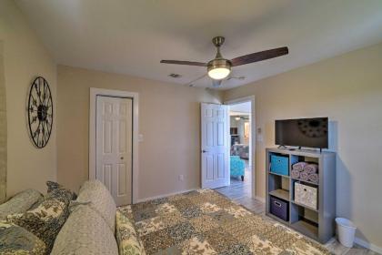 Rockport Home with Yard Less Than 2 Mi to the Gulf Coast! - image 6