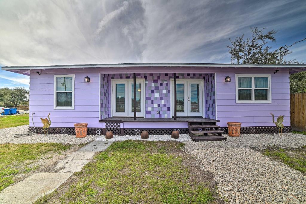 Rockport Home with Yard Less Than 2 Mi to the Gulf Coast! - image 7