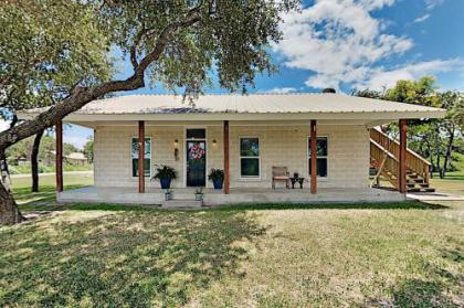 Deluxe Getaway - Big Corner Lot Great Locale! home