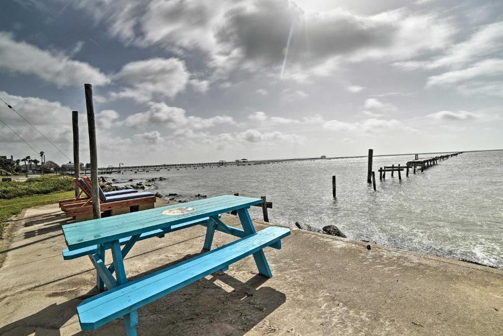 Rockport Casa Familia - Covered Patio Space! - main image