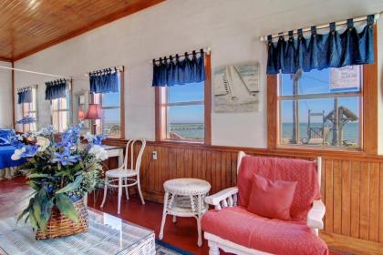 Joys Beach Cottage - image 14