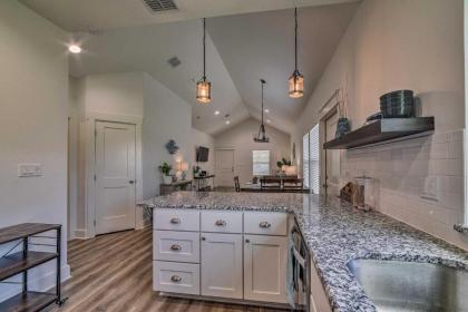 Home at Holiday Beach! Castaway at Misty Oak - image 10