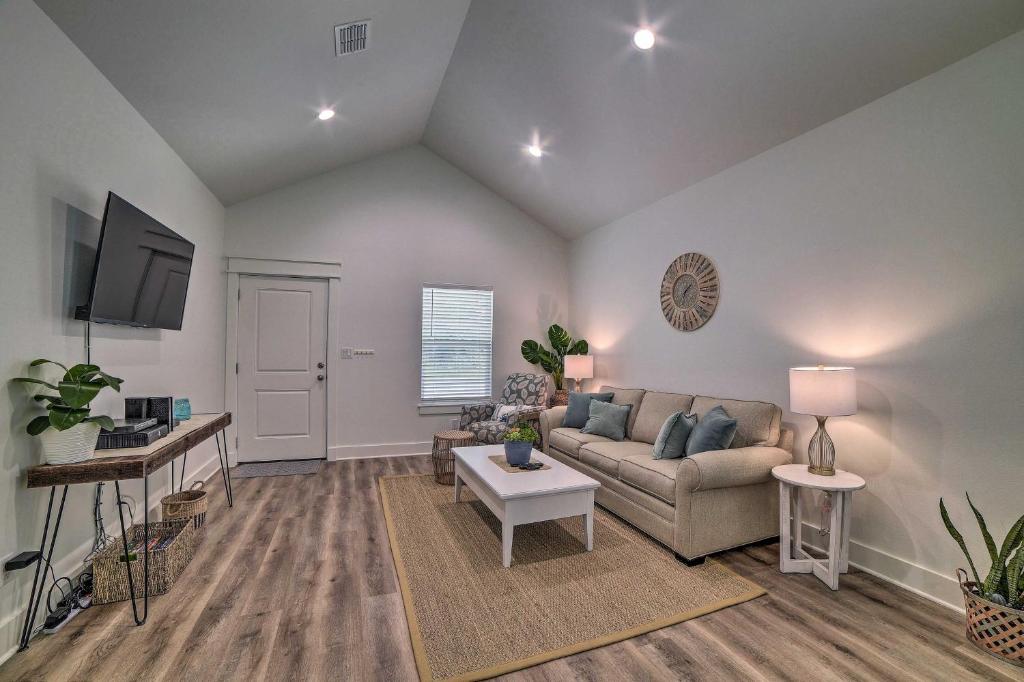 Home at Holiday Beach! Castaway at Misty Oak - image 7