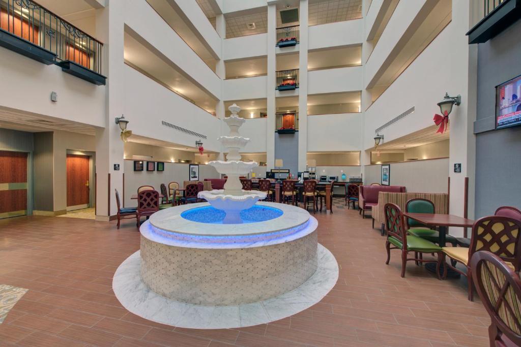 Hampton Inn & Suites By Hilton - Rockville Centre - main image
