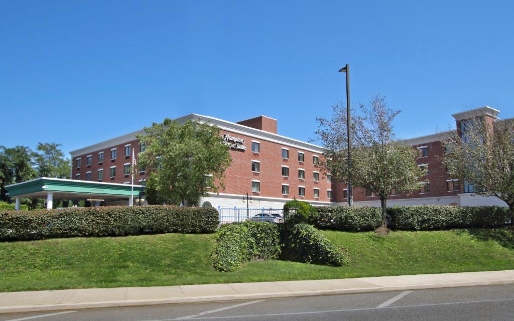Hampton Inn & Suites By Hilton - Rockville Centre - image 7