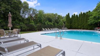 Best Western Plus Rockville Hotel & Suites - image 4