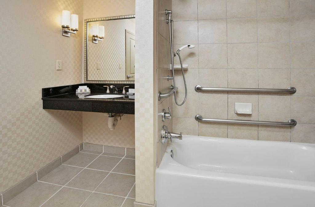 Hilton Garden Inn Rockville - Gaithersburg - image 2