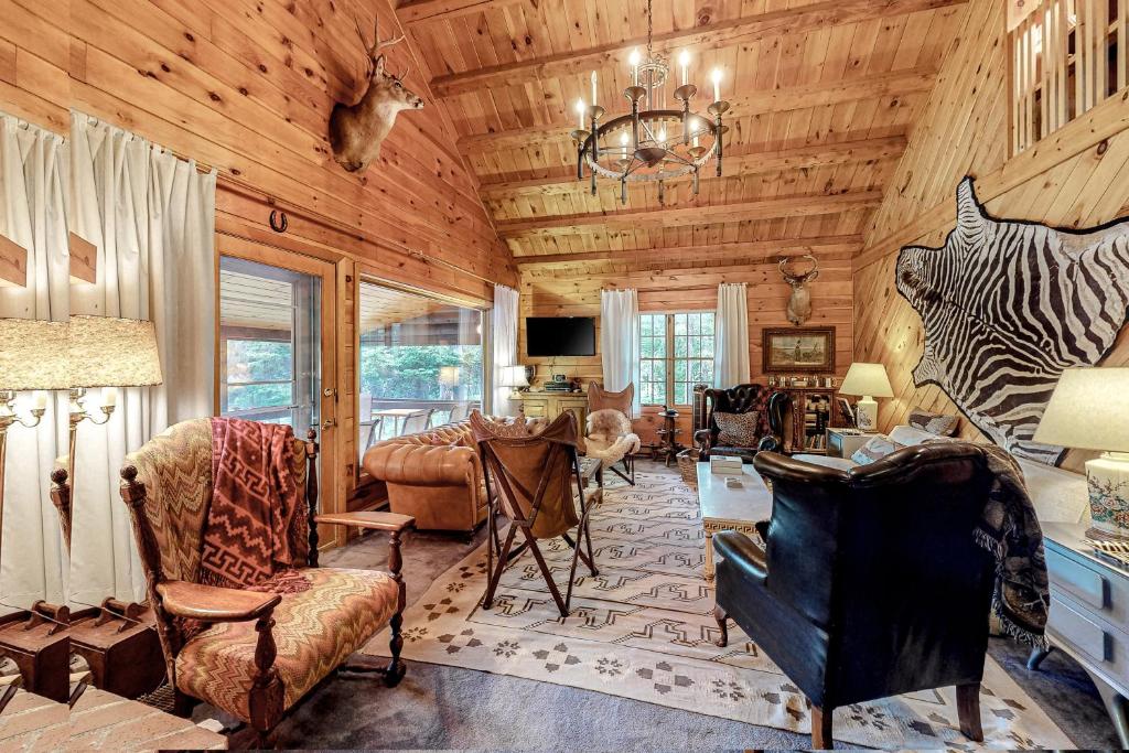 The River Lodge - main image