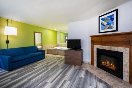 Holiday Inn Express & Suites Rocky Mount Smith Mountain Lake an IHG Hotel - image 15