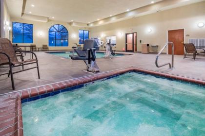 Holiday Inn Express & Suites Rocky Mount Smith Mountain Lake an IHG Hotel - image 9