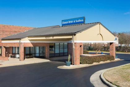 Days Inn  Suites by Wyndham Rocky mount Golden East