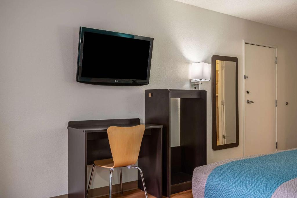 Motel 6-Rocky Mount NC - image 5