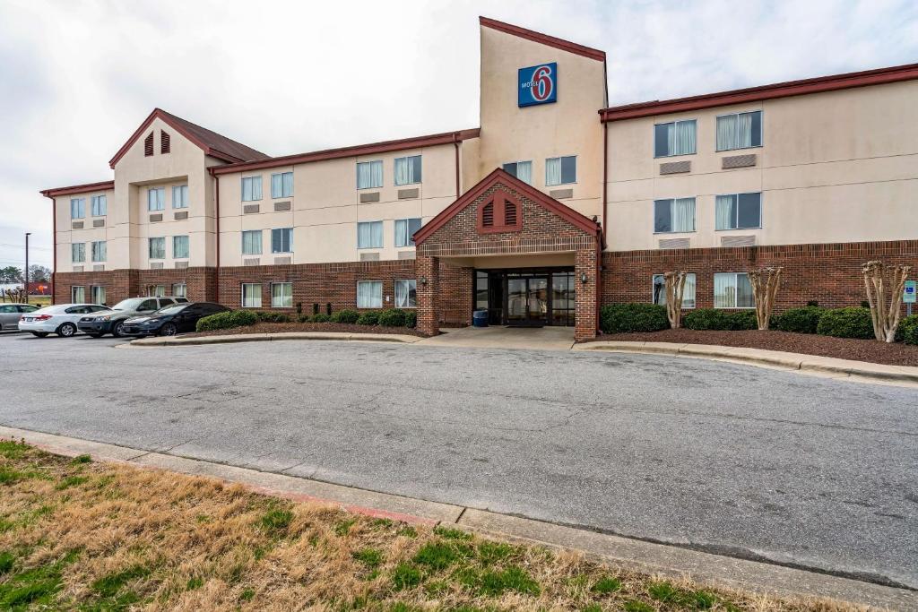 Motel 6-Rocky Mount NC - image 7