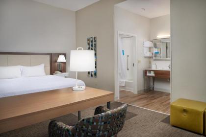 Hampton Inn & Suites Rogers - image 12