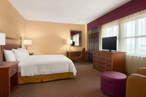 Embassy Suites Northwest Arkansas - Hotel Spa & Convention Center - image 2