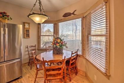 The Captains Quarters in Rogers Dog Friendly - image 6