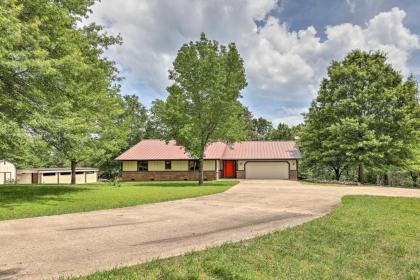 6-Acre Rogers Retreat with Ramps on Beaver Lake