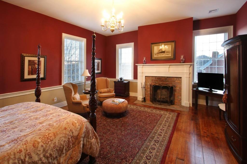 Hale Springs Inn - main image