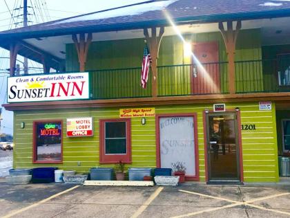 Sunset Inn-Rolla - image 1