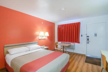 Motel 6-Rolling Meadows IL - Chicago Northwest - image 6