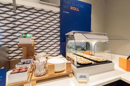 Holiday Inn Express Rome-East an IHG Hotel - image 10