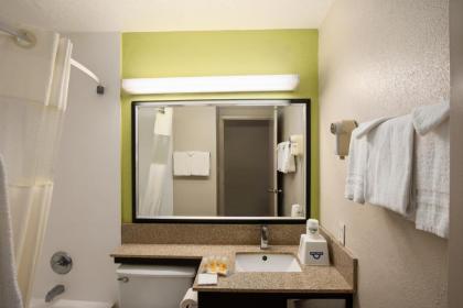 Days Inn by Wyndham Rome Downtown - image 15