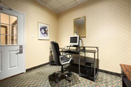 Days Inn by Wyndham Rome Downtown - image 2