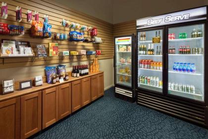 Hawthorn Suites by Wyndham Rome - image 5