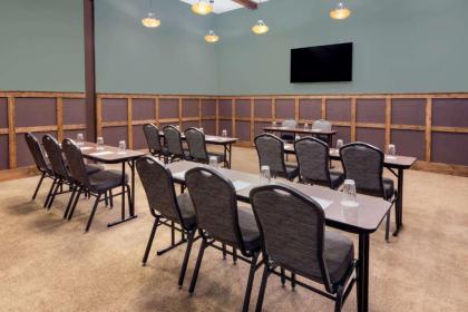 Hawthorn Suites by Wyndham Rome - image 6