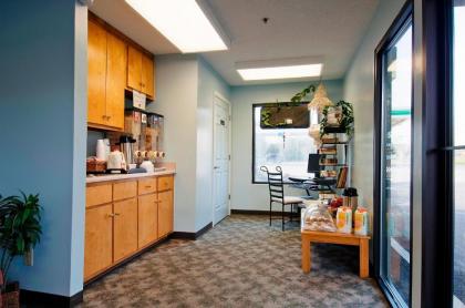 Americas Best Value Inn - Rome - image 4