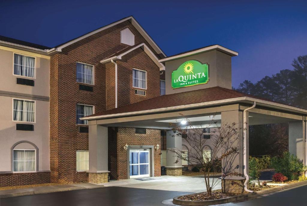 La Quinta by Wyndham Rome - main image