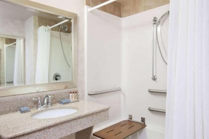 Wingate by Wyndham Rome - image 13