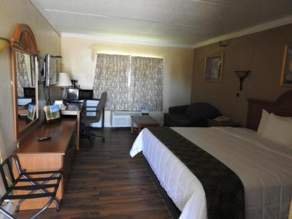 Relax Inn - image 11