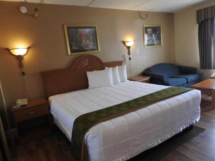 Relax Inn - image 14