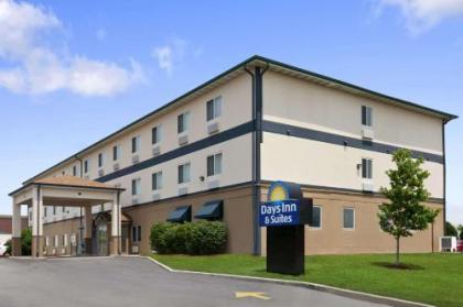 Days Inn  Suites by Wyndham Romeoville