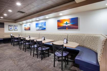 Wingate by Wyndham Detroit Metro Airport - image 15