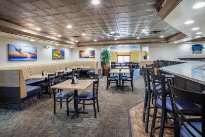 Wingate by Wyndham Detroit Metro Airport - image 17