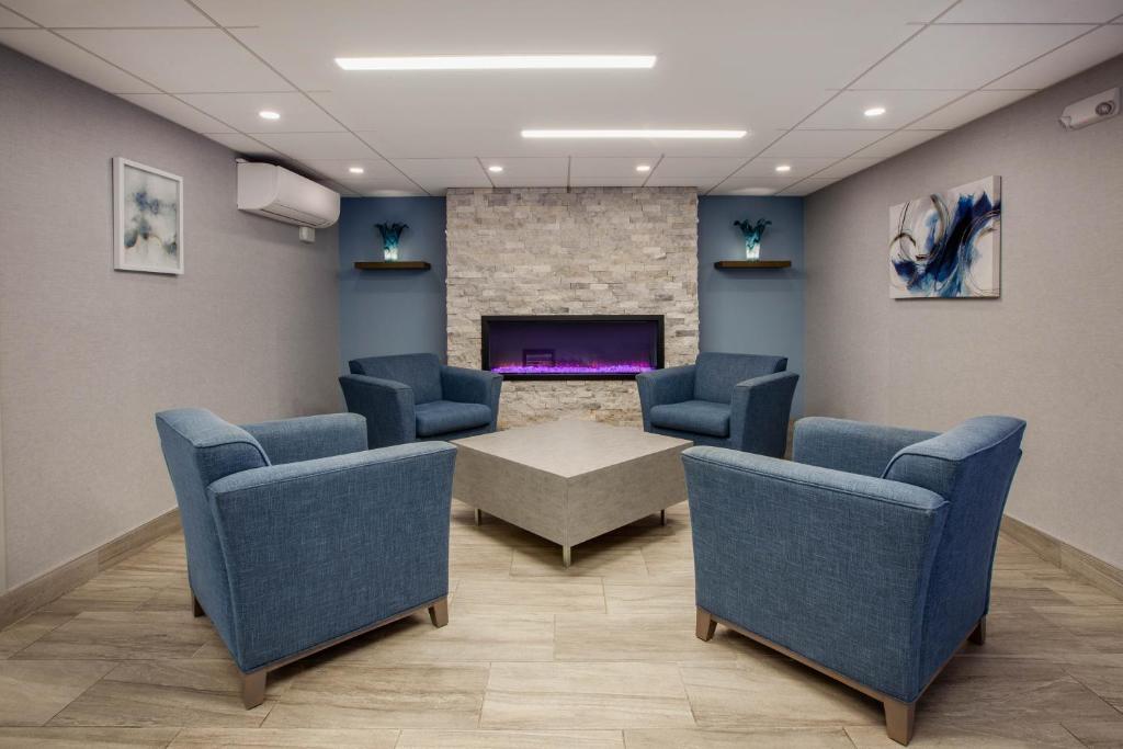 Wingate by Wyndham Detroit Metro Airport - image 5