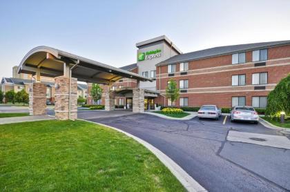 Holiday Inn Express Romulus  Detroit Airport an IHG Hotel