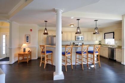 Waterside Resort by Capital Vacations - image 10
