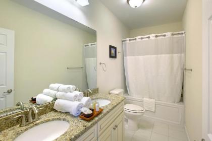 Waterside Resort by Capital Vacations - image 2