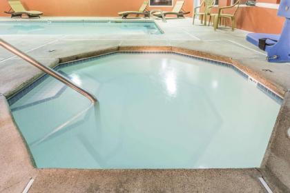 Super 8 by Wyndham Roseburg - image 8