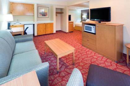 Holiday Inn Express Roseburg an IHG Hotel - image 9