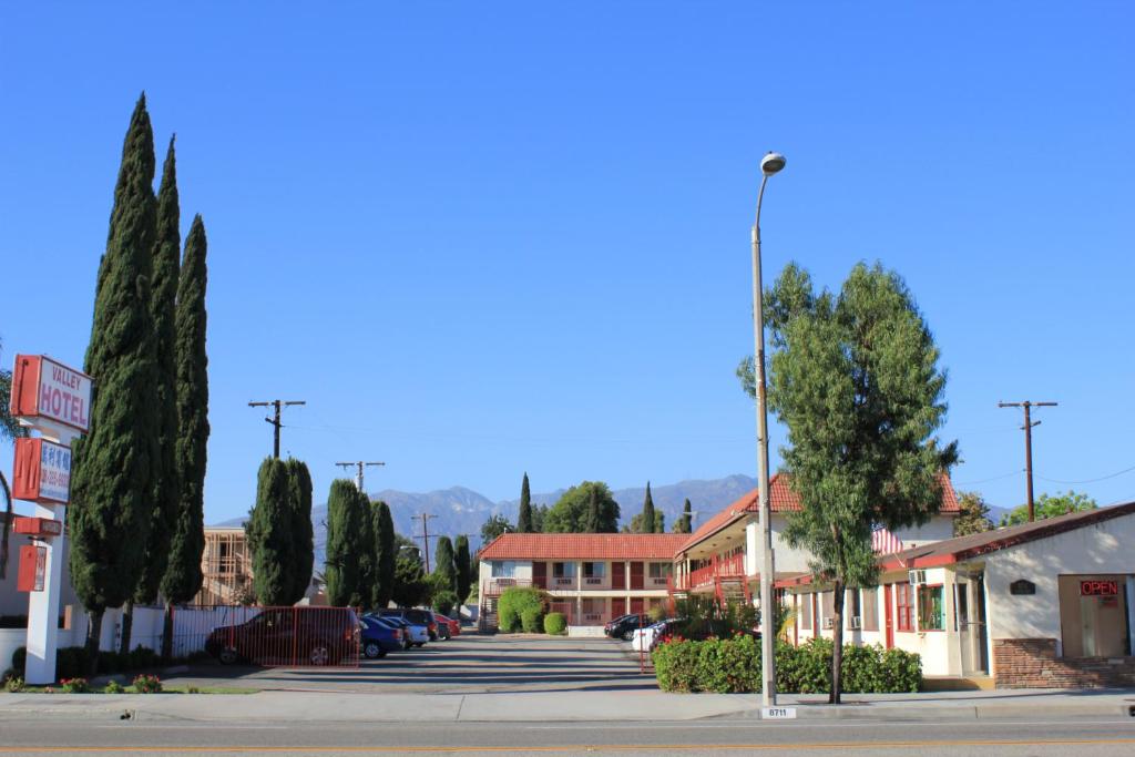 Valley Hotel - main image