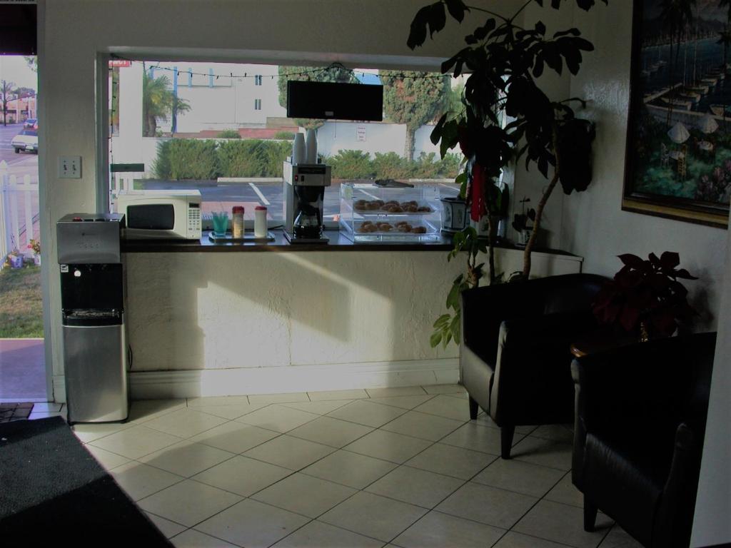 Valley Hotel - image 6